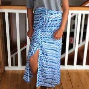 Long slitted skirt beautiful blue pattern